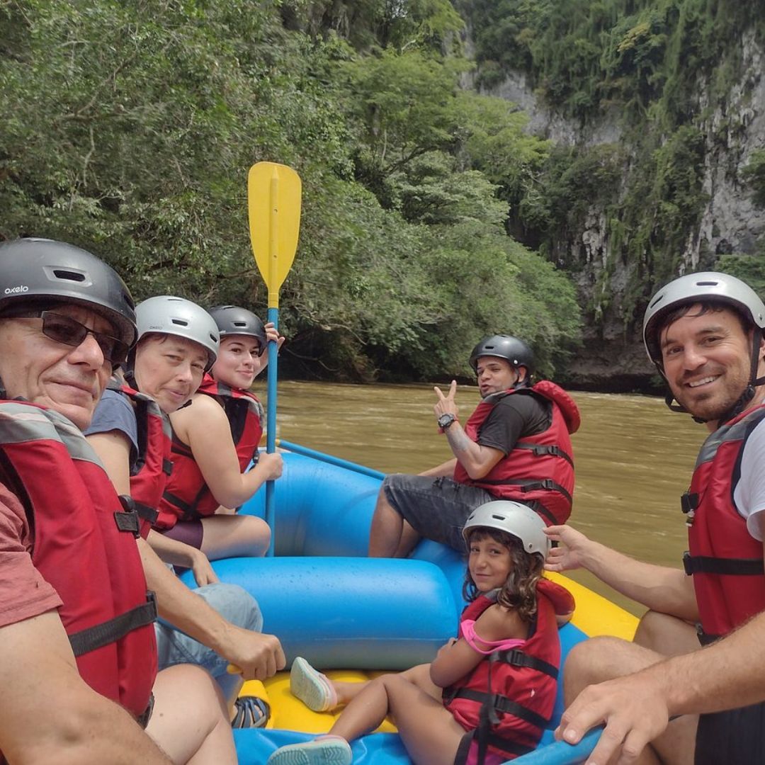 Rafting en el cañon del rio claro Tour Doradal desde Bogota